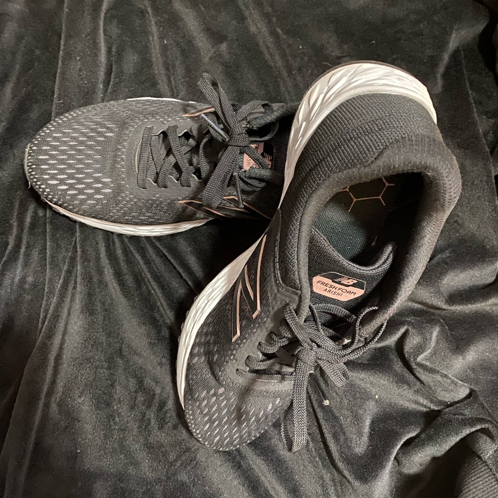 NEW BALANCE sneakers for women! Rarely worn! Super cute and comfy
